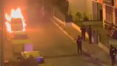 Park Halindeki Araçta Ani Yangın!