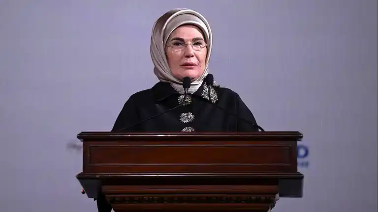 Emine Erdoğan'dan Omura'ya Başsağlığı Mesajı
