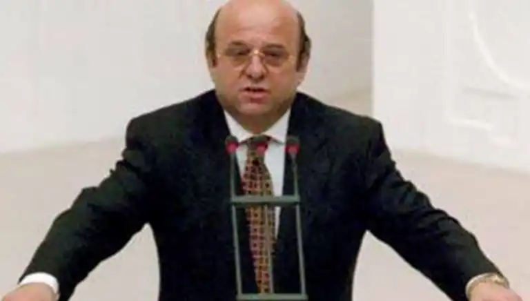 Eski Bakanımız Hayata Veda Etti